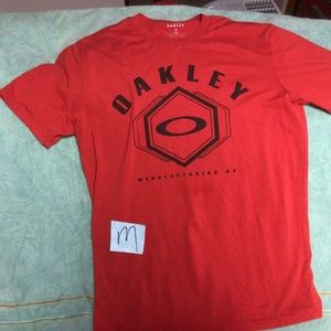 OAKLEY tshirt